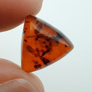 Bursztyn bałtycki kaboszon 11x11 mm nr A612