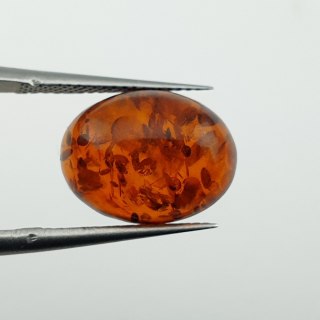 Bursztyn bałtycki kaboszon 13x10 mm nr A645