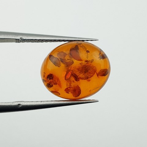 Bursztyn bałtycki kaboszon 12x10 mm nr A740