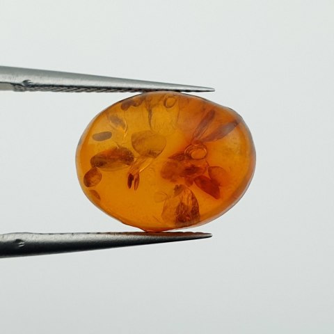 Bursztyn bałtycki kaboszon 13x10 mm nr A686
