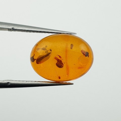 Bursztyn bałtycki kaboszon 13x10 mm nr A770