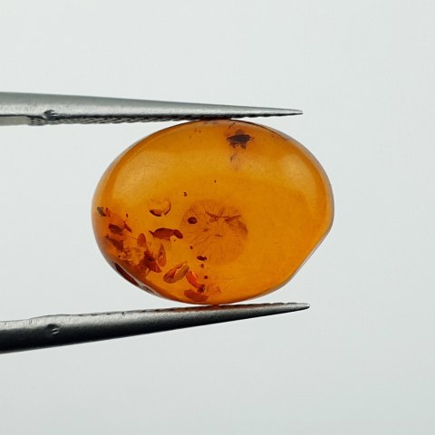 Bursztyn bałtycki kaboszon 13x10 mm nr A977