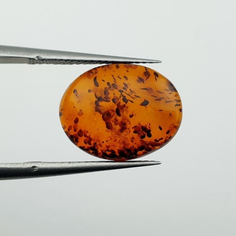 Bursztyn bałtycki kaboszon 13x10 mm nr A978