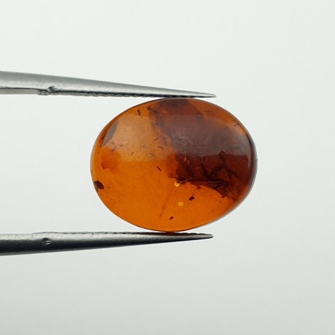Bursztyn bałtycki kaboszon 13x11 mm nr A826
