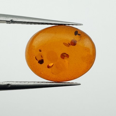 Bursztyn bałtycki kaboszon 13x11 mm nr A839