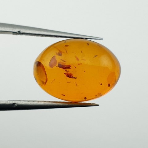 Bursztyn bałtycki kaboszon 14x10 mm nr A687