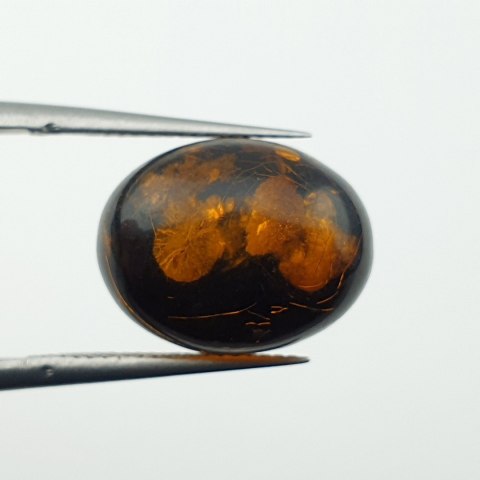 Bursztyn bałtycki kaboszon 14x11 mm nr A884