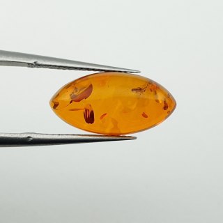 Bursztyn bałtycki kaboszon 16x8 mm nr A957