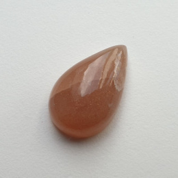 Kamień księżycowy brzoskwiniowy kaboszon 21x13 mm nr 48