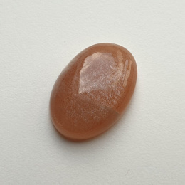 Kamień księżycowy brzoskwiniowy kaboszon 23x16 mm nr 44