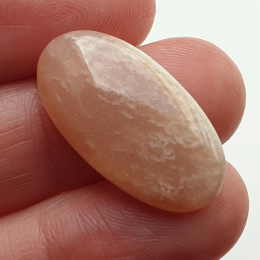 Kamień księżycowy brzoskwiniowy kaboszon 26x14 mm nr 46