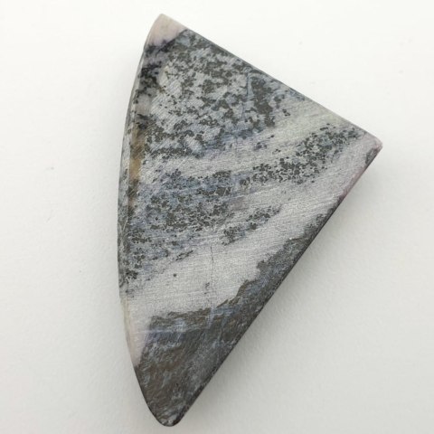 Kammereryt kaboszon 4,3x2,6 cm nr 7 Kammereryt kaboszon 4,3x2,6 cm nr 7