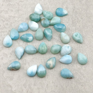 Larimar kaboszon łezka 9x6 mm 1 szt