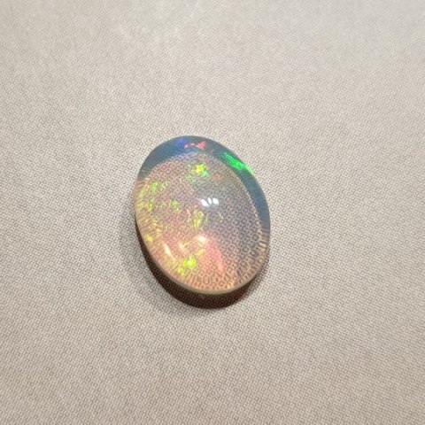 Opal z Etiopii kaboszon 9x7 mm nr 336