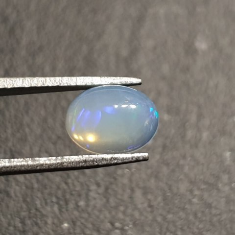 Opal z Etiopii kaboszon 9x7 mm nr 351