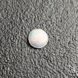 Opal z Etiopii kaboszon fi 5 mm nr 467