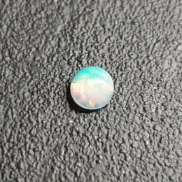 Opal z Etiopii kaboszon fi 5 mm nr 479