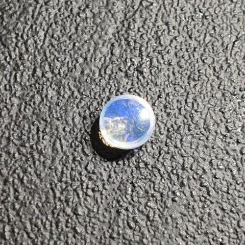 Opal z Etiopii kaboszon fi 5 mm nr 494