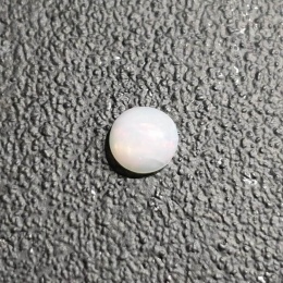Opal z Etiopii kaboszon fi 5 mm nr 503