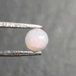 Opal z Etiopii kaboszon fi 5 mm nr 503