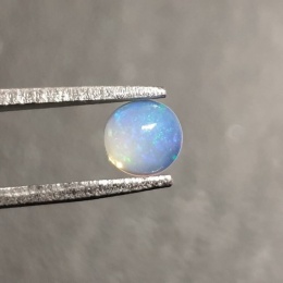 Opal z Etiopii kaboszon fi 5 mm nr 505
