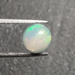 Opal z Etiopii kaboszon fi 8 mm nr 386