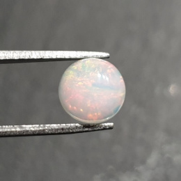 Opal z Etiopii kaboszon fi 8 mm nr 397
