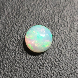 Opal z Etiopii kaboszon fi 8 mm nr 408