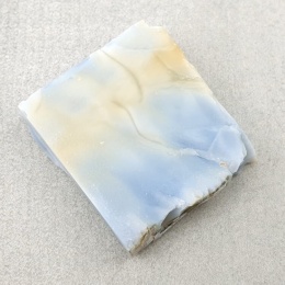 Opal niebieski cięty surowy 26x23 mm nr 66