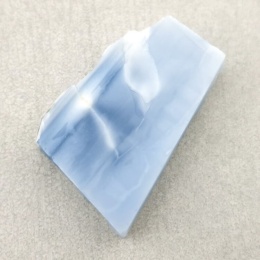 Opal niebieski cięty surowy 31x21 mm nr 9