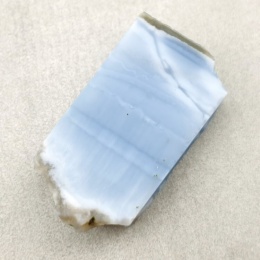 Opal niebieski cięty surowy 33x18 mm nr 24