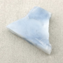 Opal niebieski cięty surowy 27x20 mm nr 104