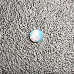 Opal z Etiopii kaboszon fi 4 mm nr 553
