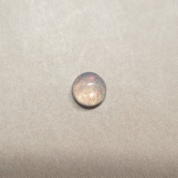 Opal z Etiopii kaboszon fi 4 mm nr 562