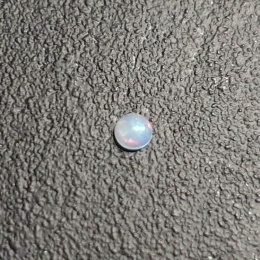 Opal z Etiopii kaboszon fi 4 mm nr 593