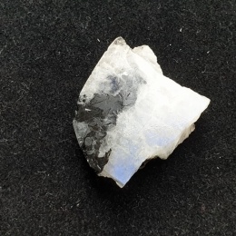 Kamień księżycowy kawałek polerowany 25x20 mm nr 58