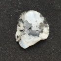 Kamień księżycowy kawałek polerowany 32x29 mm nr 13