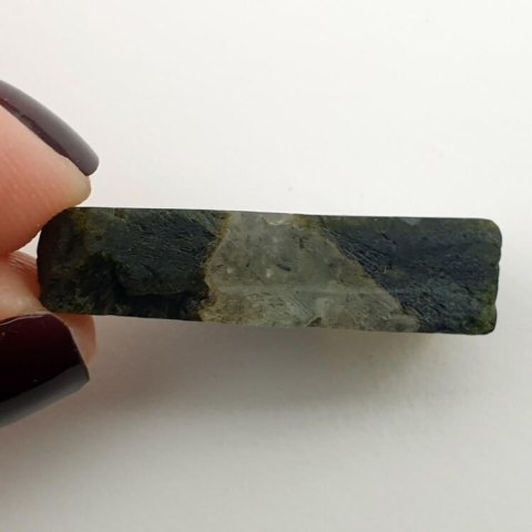 Prehnit cięty surowy 29x13 mm nr 75