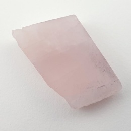 Kwarc różowy cięty surowy 26x15 mm nr 21