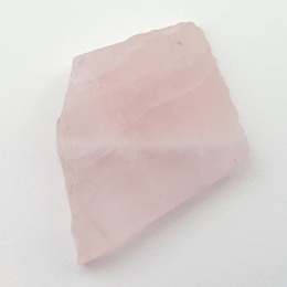 Kwarc różowy cięty surowy 35x24 mm nr 25