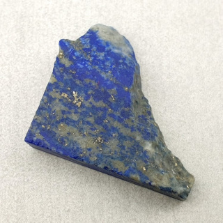 Lapis lazuli cięty surowy 31x25 mm nr 57