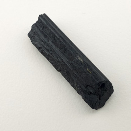 Czarny turmalin surowy 24x7 mm nr 419