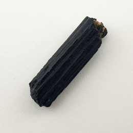 Czarny turmalin surowy 25x7 mm nr 299