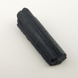 Czarny turmalin surowy 25x8 mm nr 525