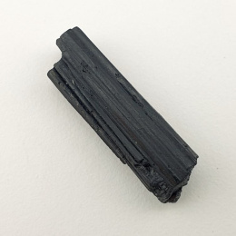 Czarny turmalin surowy 26x8 mm nr 484