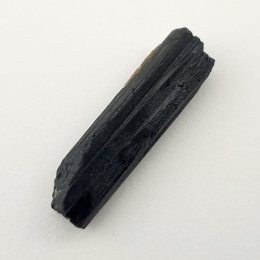 Czarny turmalin surowy 28x8 mm nr 459