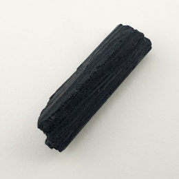 Czarny turmalin surowy 31x10 mm nr 342