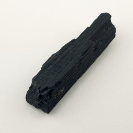 Czarny turmalin surowy 31x10 mm nr 368