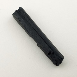 Czarny turmalin surowy 31x6 mm nr 479