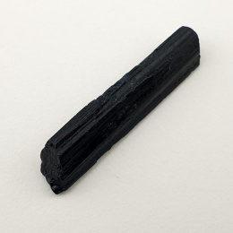 Czarny turmalin surowy 31x7 mm nr 540